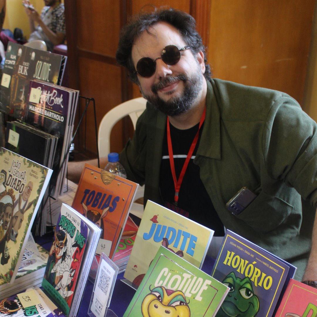 Quadrinista e seus livros no Itu Nerd Fest